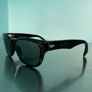 VINTAGE RARE BLACK B&L RAY-BAN SUNGLASSES W2760